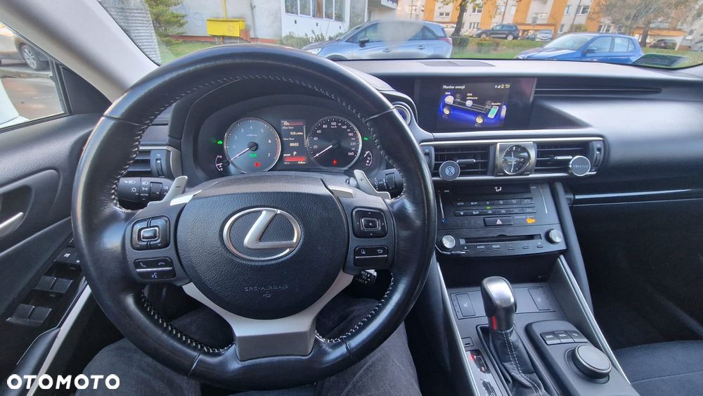 Lexus IS 300h Elegance EU6 - 15