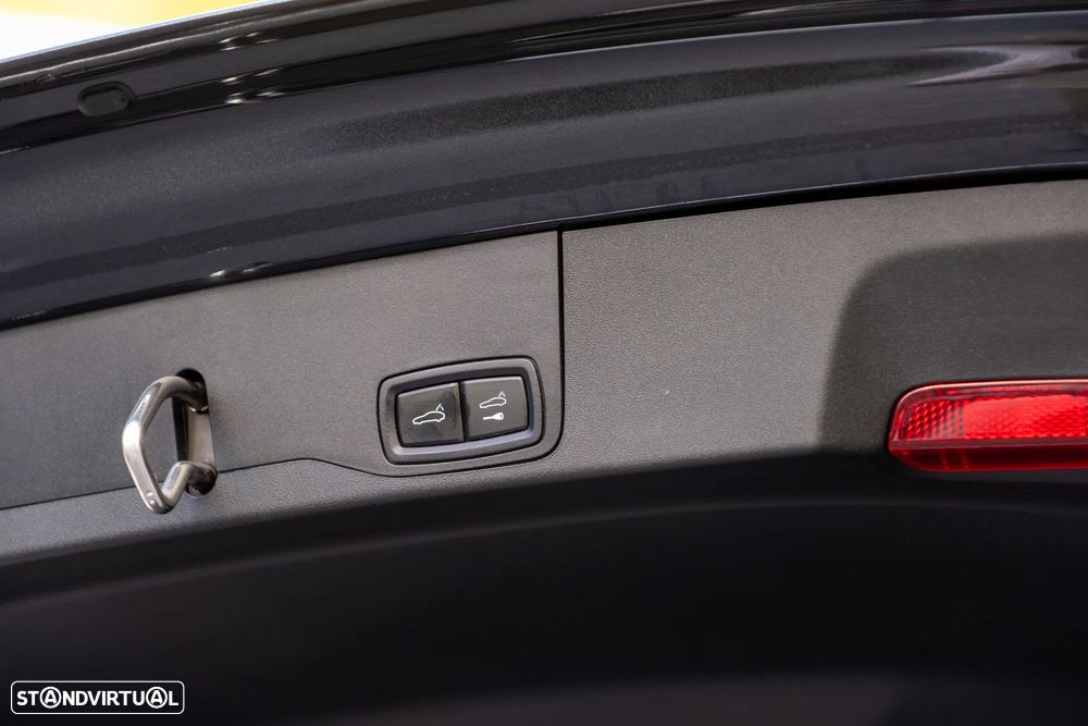 Porsche Taycan Cross Turismo 4 - 52