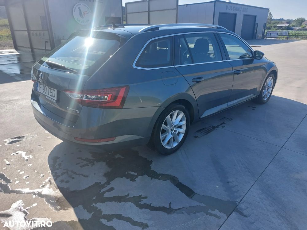 Skoda Superb 2.0 TDI DSG Ambition - 3