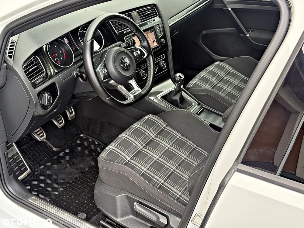 Volkswagen Golf GTD (BlueMotion Technology) - 21