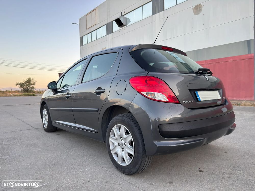 Peugeot 207 - 3