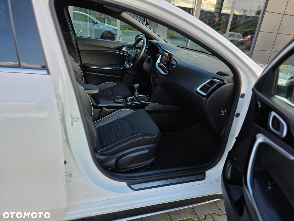 Kia ProCeed 1.5 T-GDI GT Line - 23