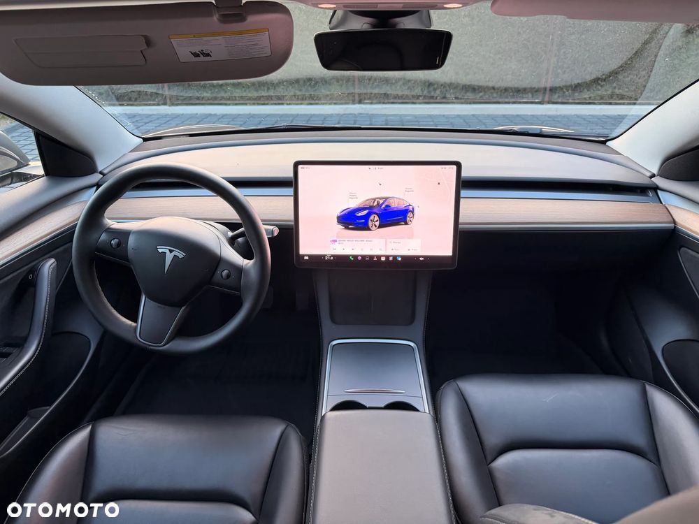 Tesla Model 3 - 8