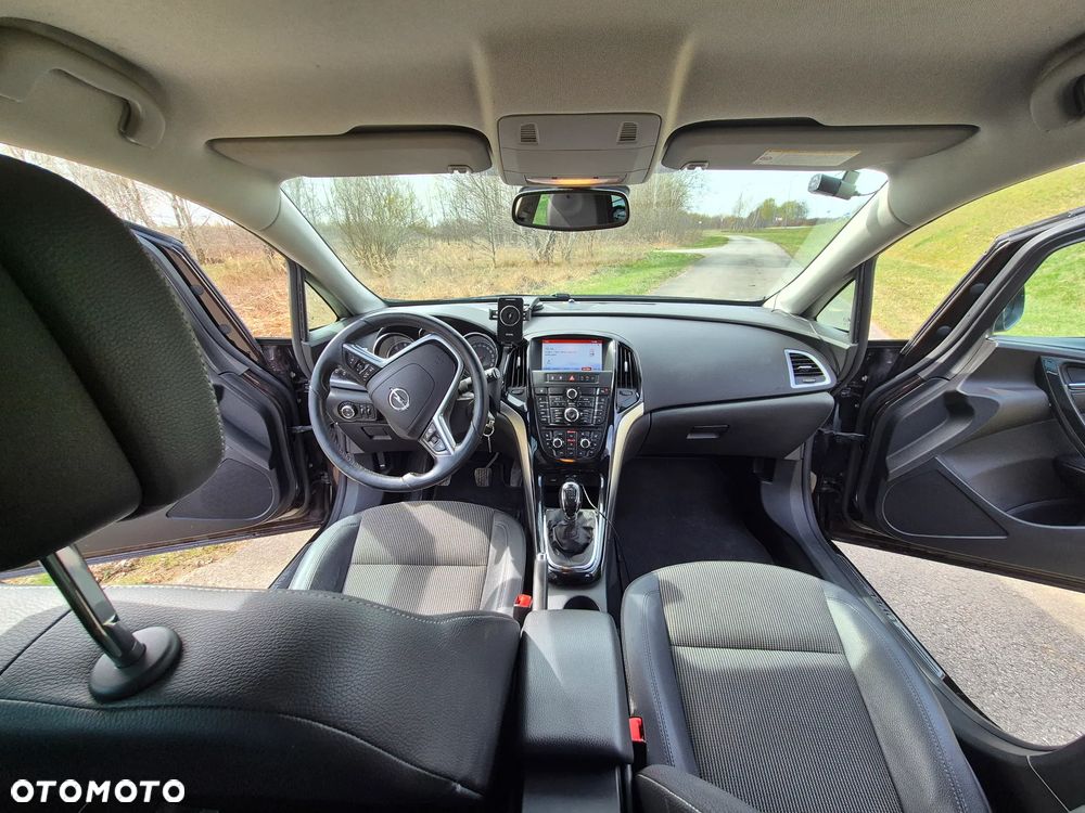 Opel Astra 2.0 CDTI DPF SportsTourer Exklusiv - 10