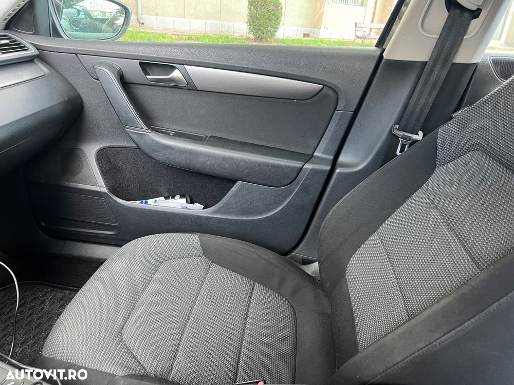 Volkswagen Passat - 7