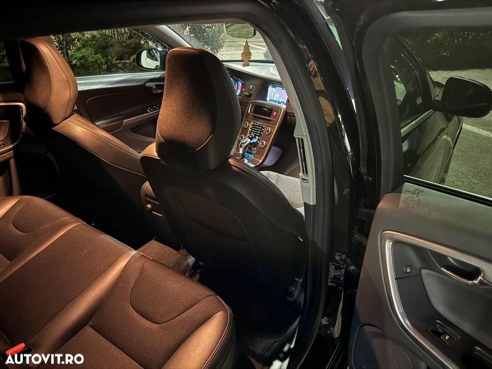 Volvo V60 D6 Twin Engine Geartronic Momentum - 11