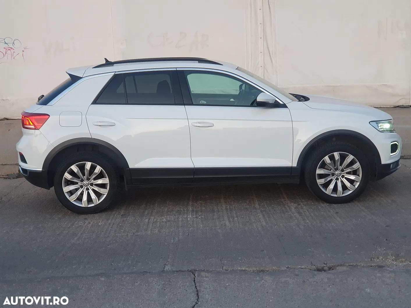 Volkswagen T-ROC - 5