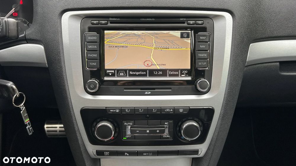 Skoda Octavia Combi 2.0 TSI DSG RS - 20