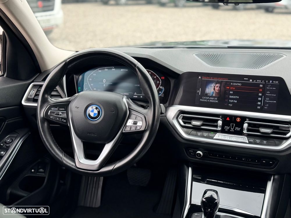 BMW 330 e Line Sport Auto - 8