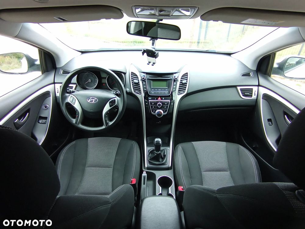 Hyundai i30 1.6 CRDi Classic + - 9