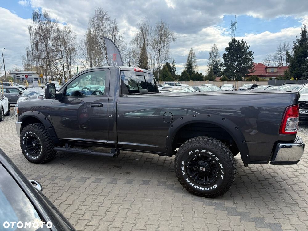 Dodge RAM - 8