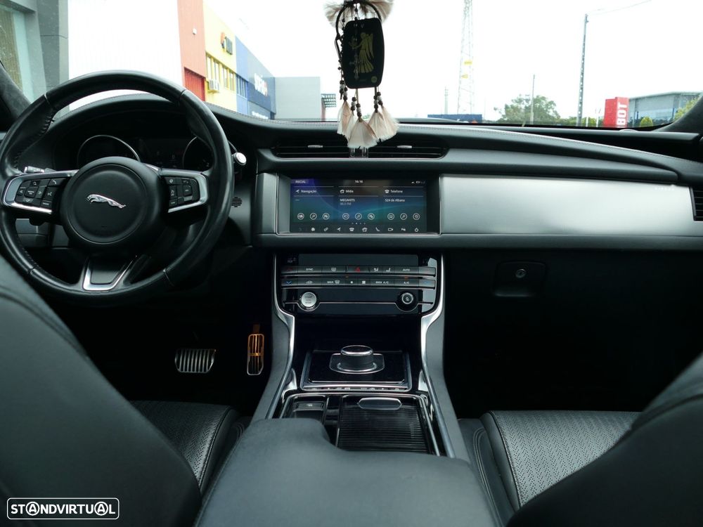 Jaguar XF Sportbrake 2.0 D Prestige Aut. - 33
