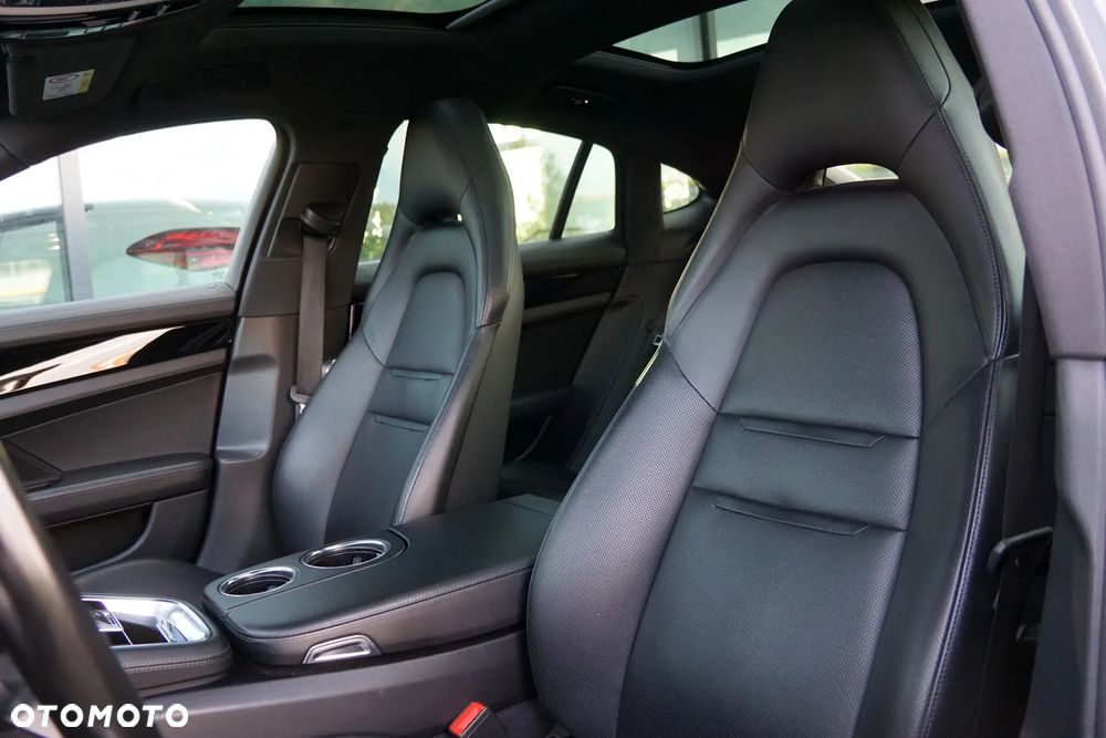 Porsche Panamera 4 - 17