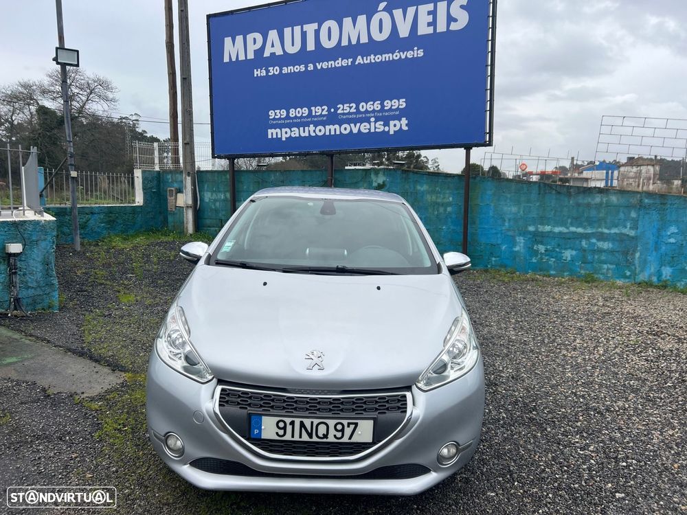 Peugeot 208 1.4 HDi Allure - 1