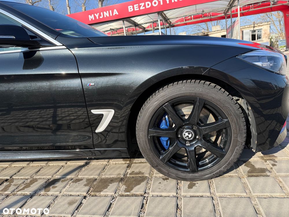 BMW Seria 3 330i xDrive M Sport - 27