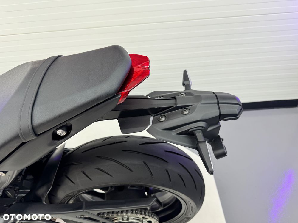 Yamaha MT - 28