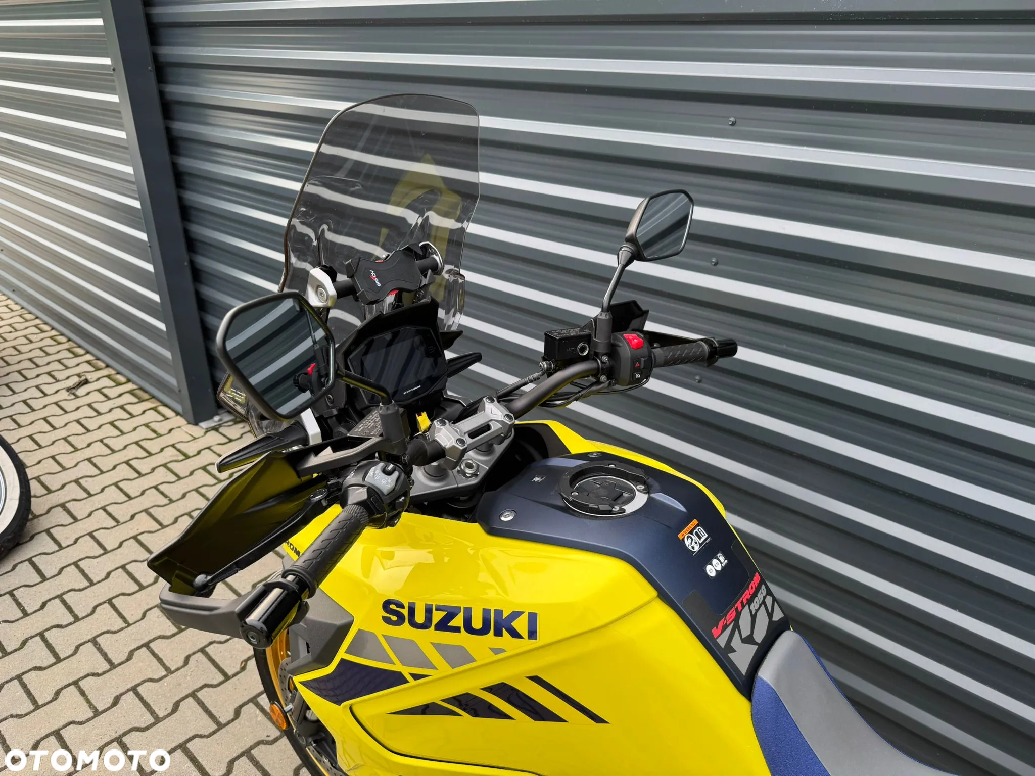 Suzuki DL - 7