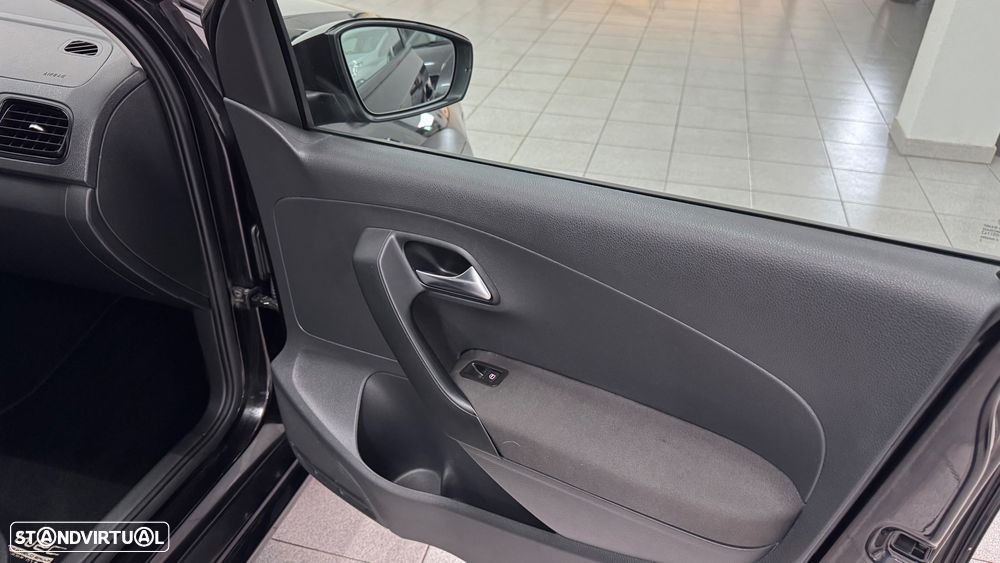 VW Polo 1.2 Confortline - 26