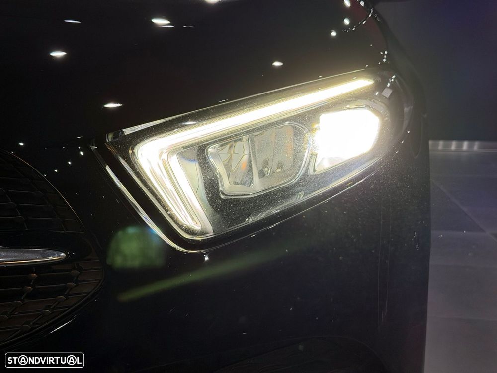 Mercedes-Benz A 250 Limousine e 8G-DCT AMG Line - 52