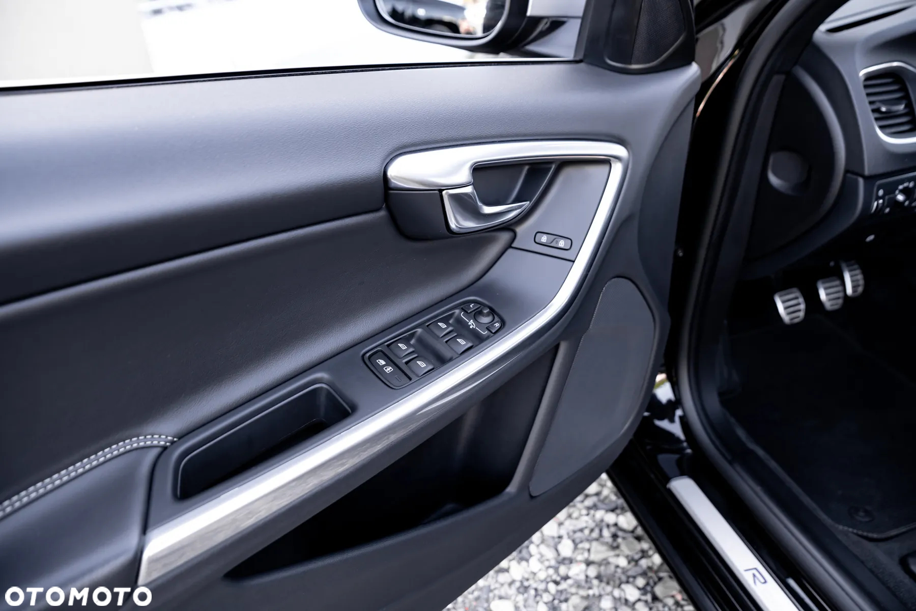 Volvo V60 D4 Drive-E R-Design Kinetic - 17