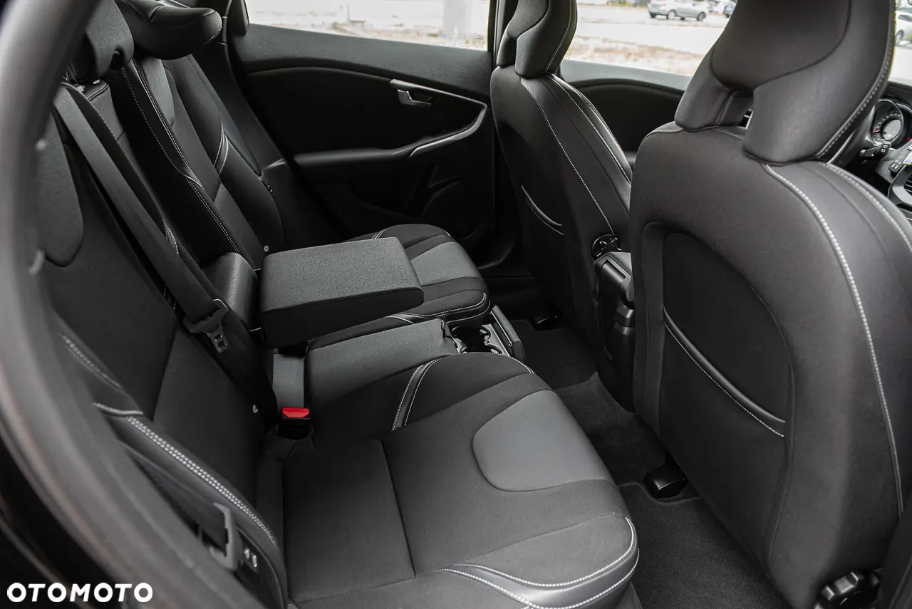 Volvo V40 - 27