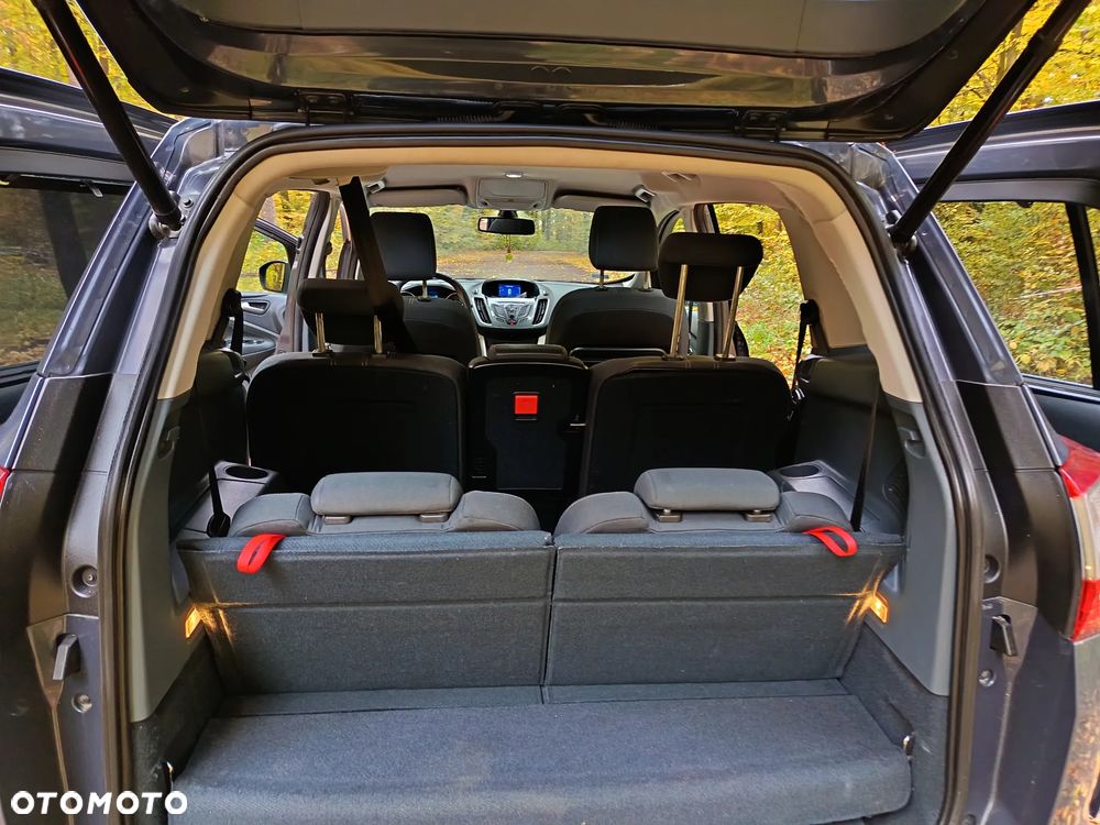 Ford Grand C-MAX - 11