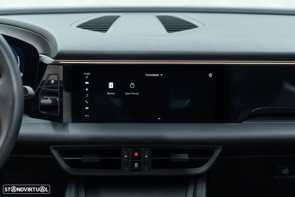 Porsche Macan Electric - 36