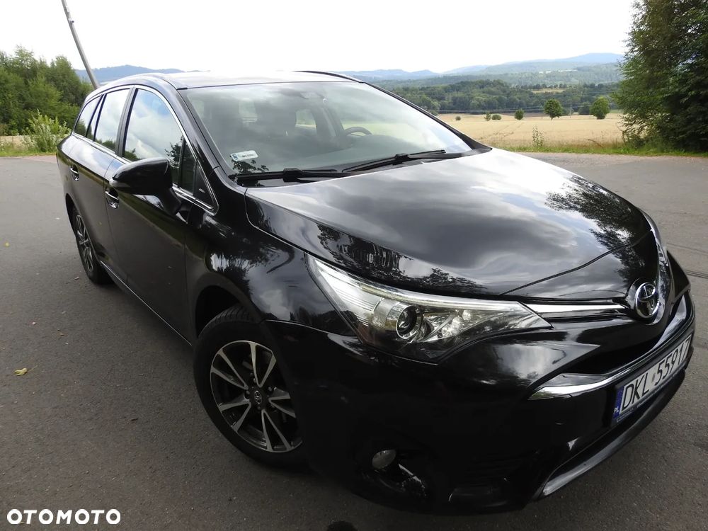 Toyota Avensis 1.8 Premium - 1