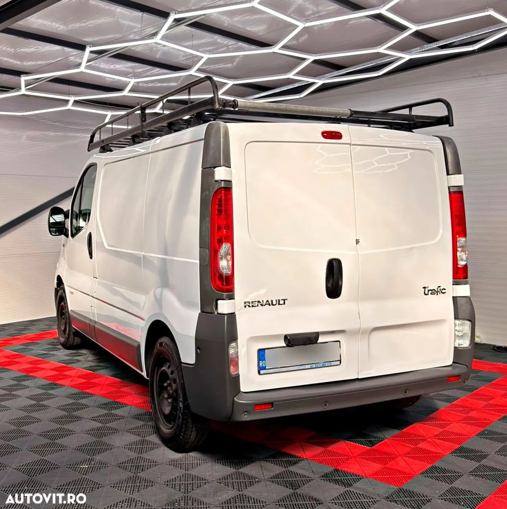 Renault TRAFIC - 7