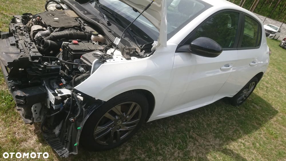 Peugeot 208 - 7