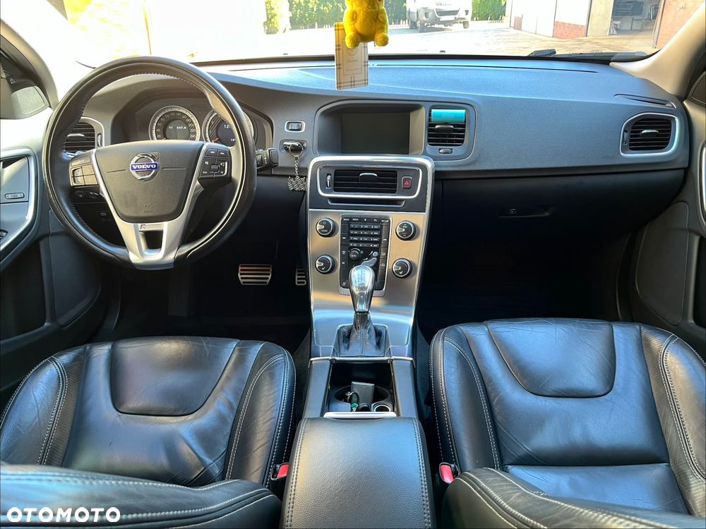 Volvo S60 T6 AWD R-Design - 7