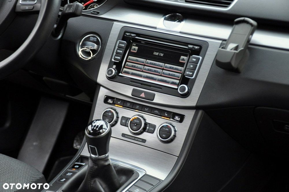 Volkswagen Passat - 27