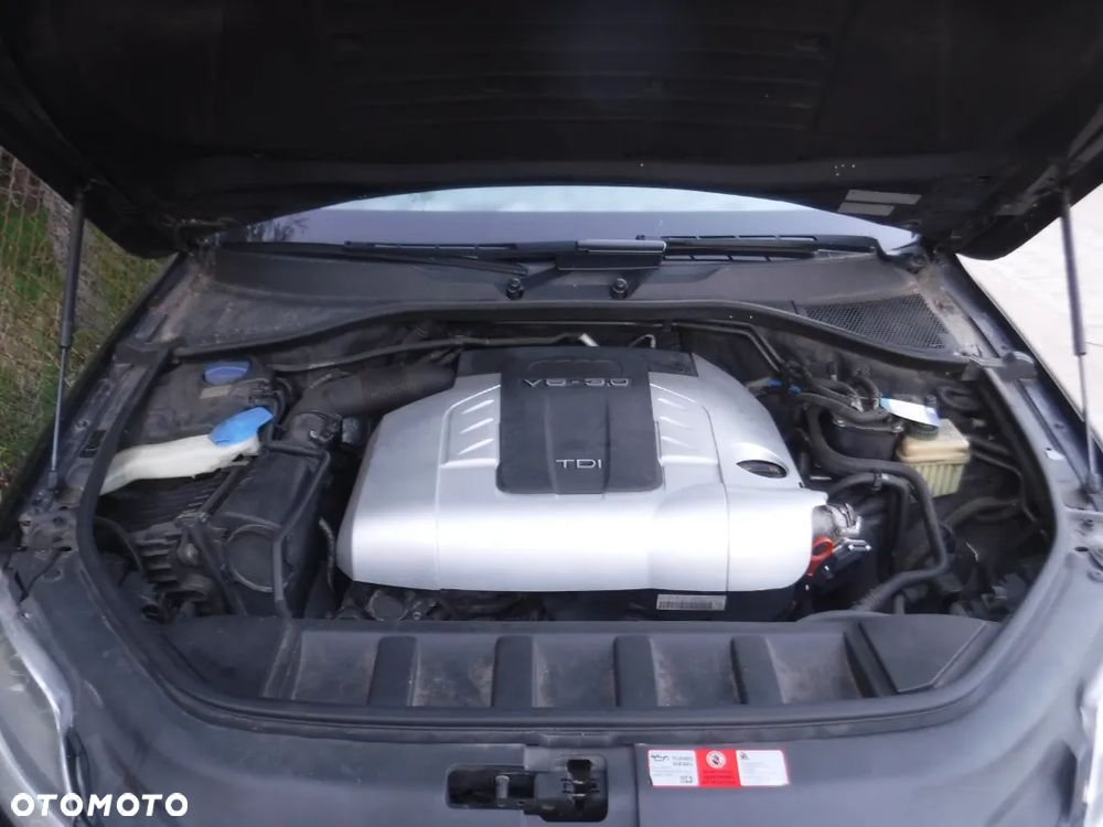 Audi Q7 4L  Touareg silnik 3.0  V6 TDI BUG - 1