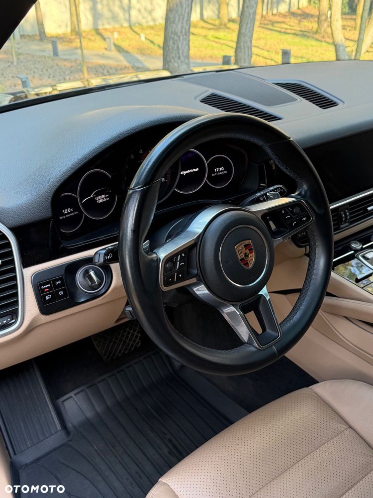 Porsche Cayenne Standard - 15