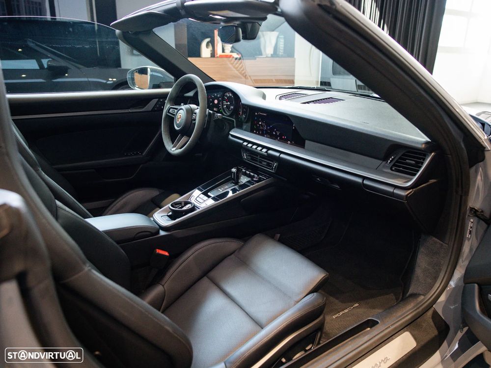 Porsche 911 (992) Carrera Cabriolet PDK - 53