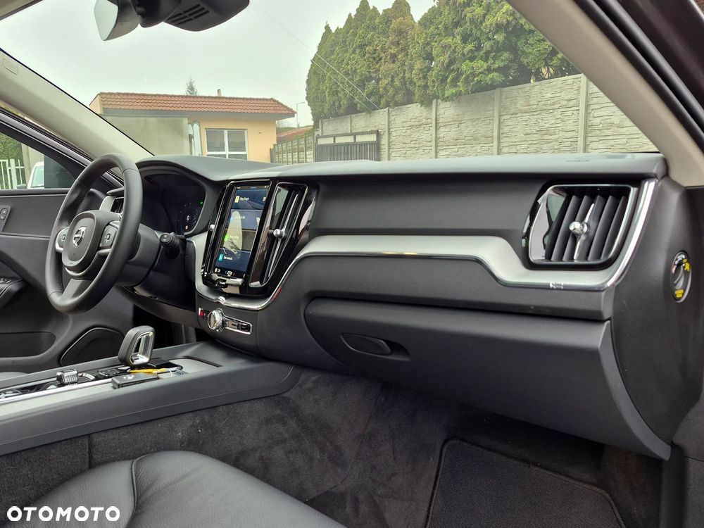 Volvo XC 60 T6 Plug-In Hybrid AWD Inscription - 16