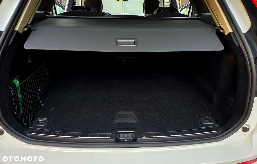 Volvo XC 60 B4 B Momentum Pro - 38