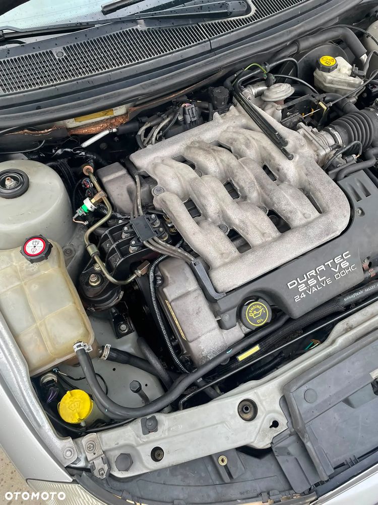 Ford Mondeo 2.5 V6 Ghia - 12