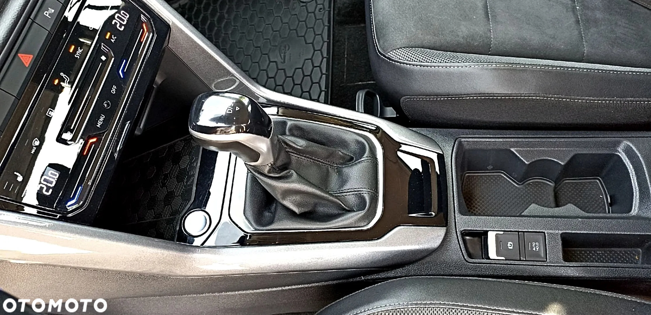 Volkswagen T-Roc 1.5 TSI Style DSG - 10