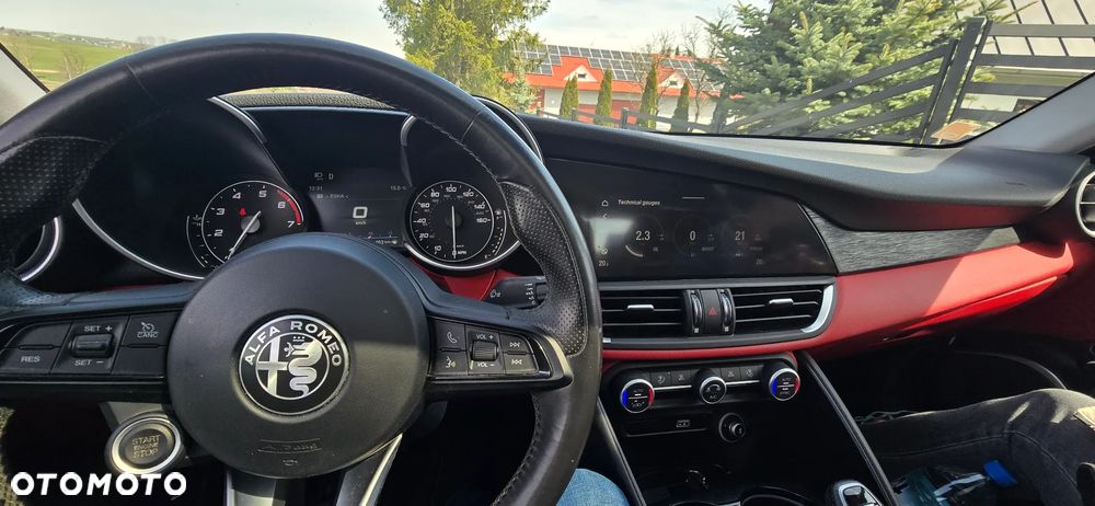Alfa Romeo Giulia - 10