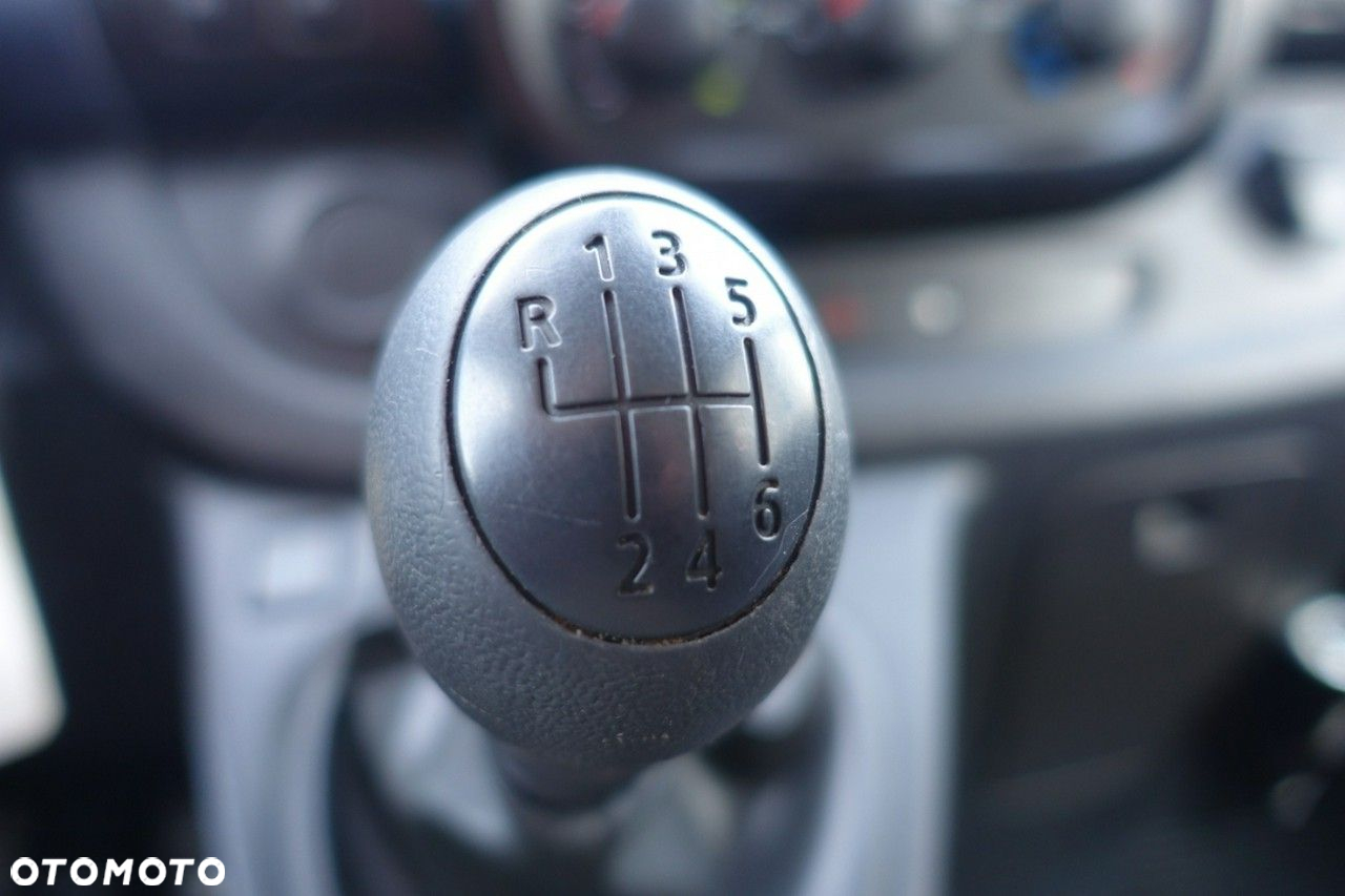 Opel Vivaro - 37