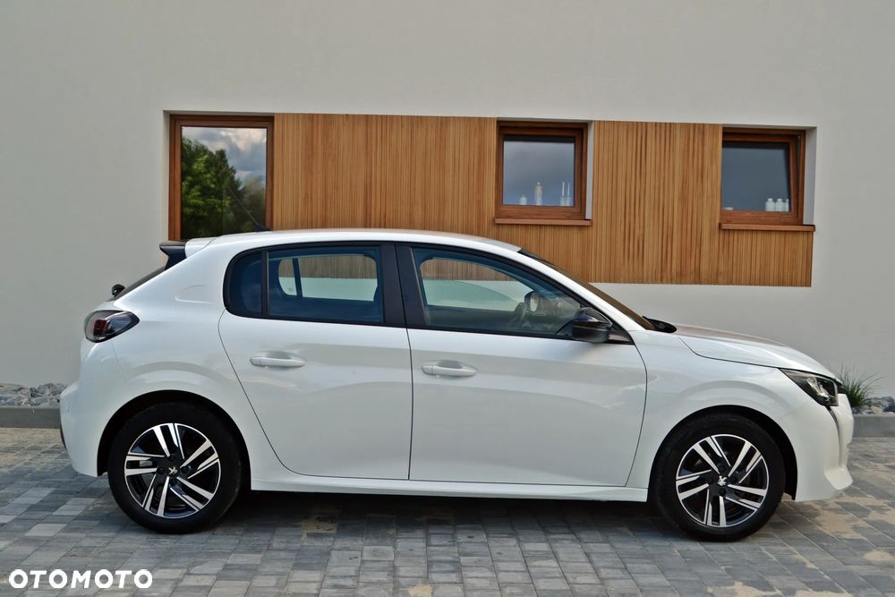 Peugeot 208 - 6