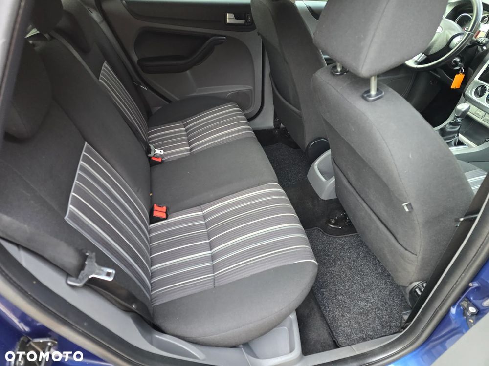 Ford Focus 1.6 16V Titanium - 27