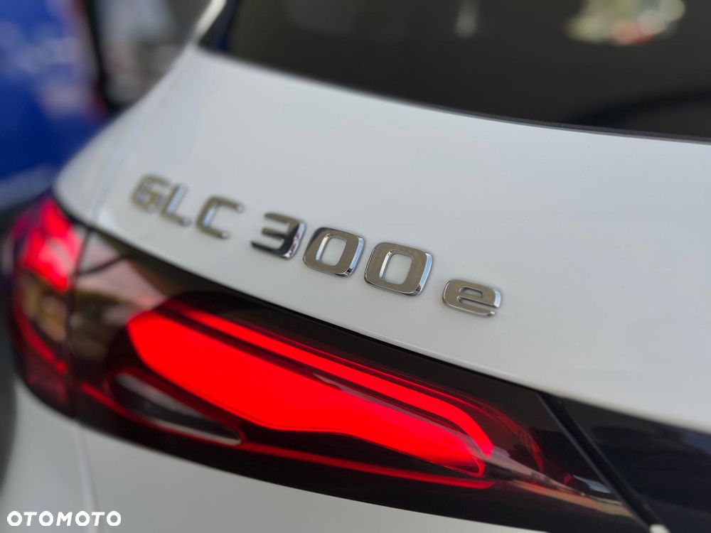 Mercedes-Benz GLC 300 e 4-Matic AMG Line - 38