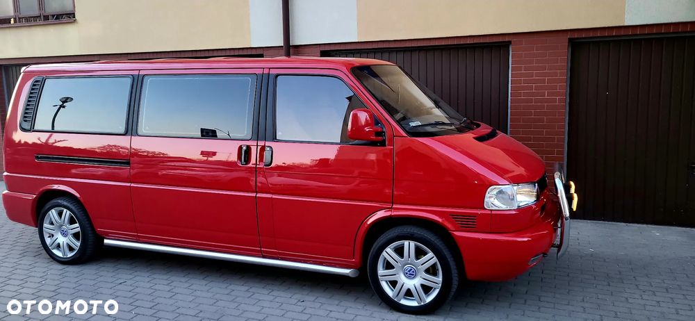 Volkswagen Caravelle - 10