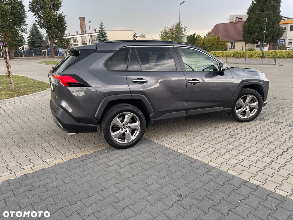 Toyota RAV4 - 8