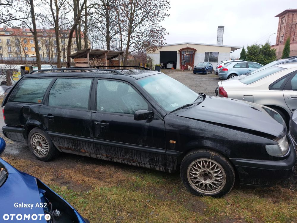 Zderzak VW PASSAT B4 KOMBI 1,9TDI 96R. maska,lampy,drzwi,klapa.... - 2