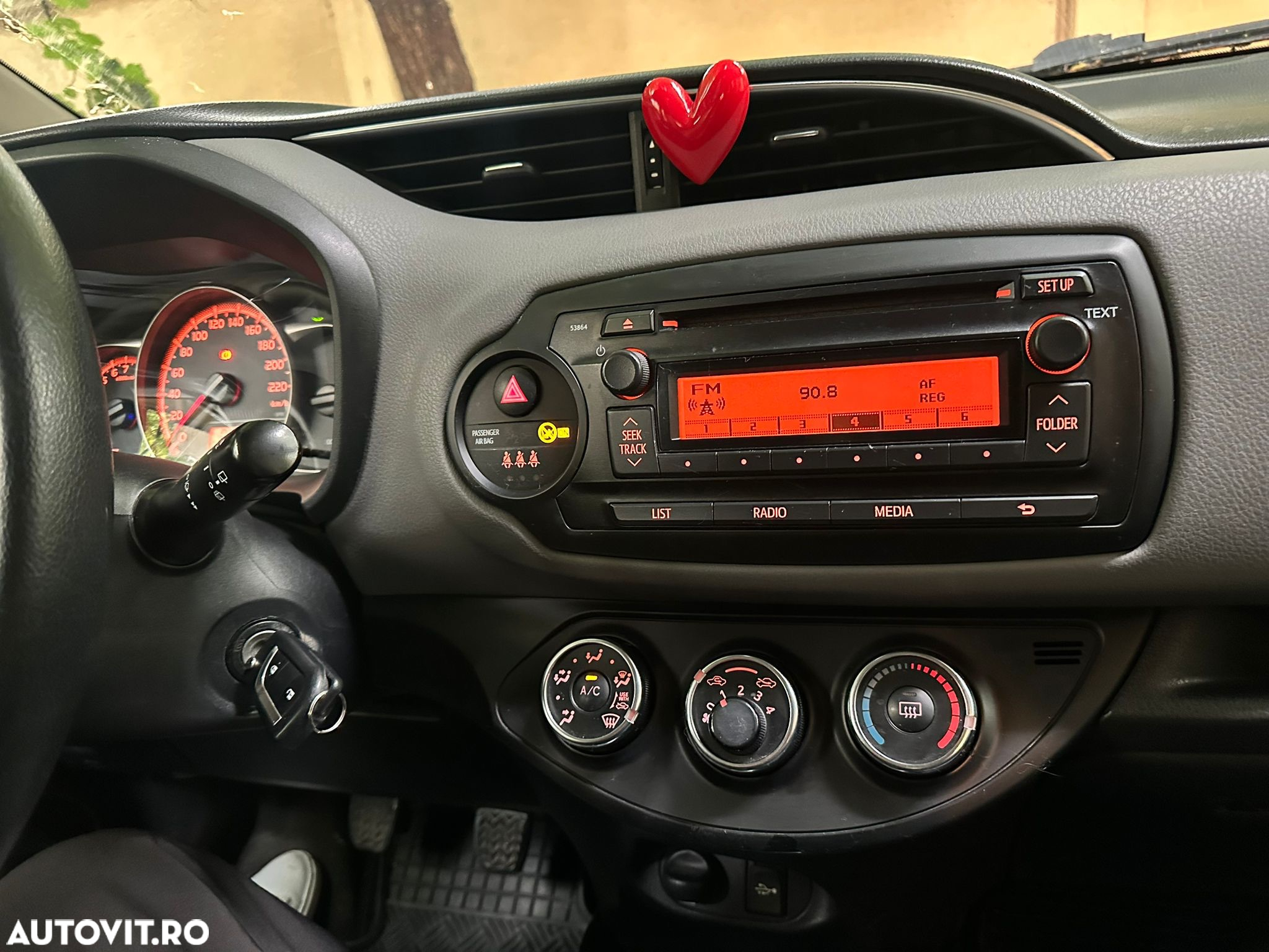 Toyota Yaris 1.3 VVT-i Luna - 5