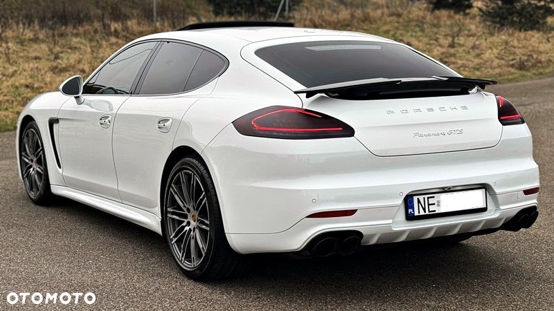 Porsche Panamera GTS PDK - 17