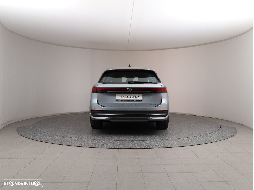 VW Passat Variant 1.5 TSI eHybrid Business DSG - 7